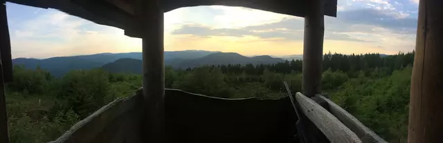 Blick aus einer Hütte